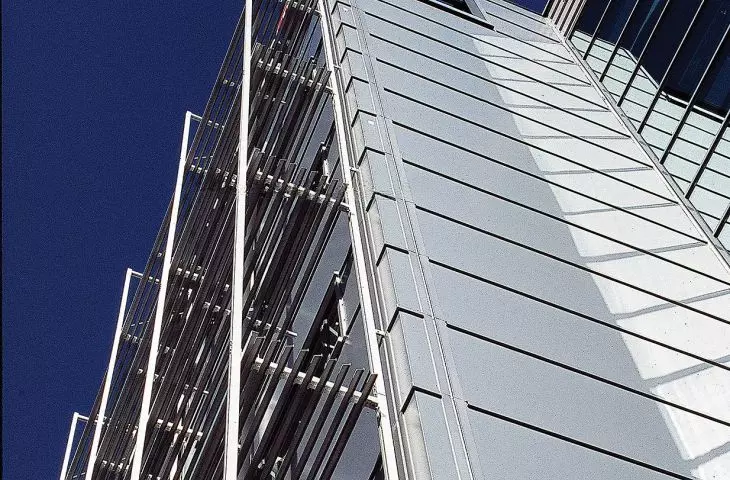 Design and manufacture of energy-efficient lightweight panel housing systems