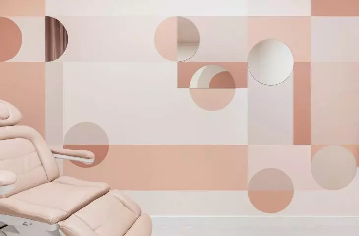 Mirrors and geometric shapes