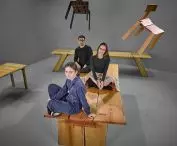 Stół CUT i autorzy: Barbara Bellon, Joanna Kośko,  Arkadiusz Król