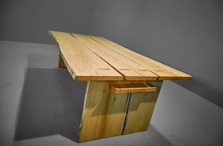 Prosta forma stołu CUT