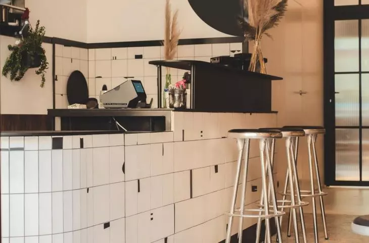 Widok na bar Królowej Przedmieść w Krakowie