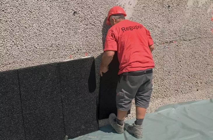 Installation of vertical vibration isolation Regupol Vibration 450