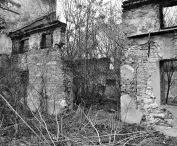 Pozostałości stajni wyścigowej w 2015 roku