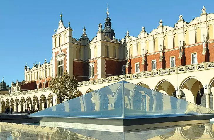 Cloth Hall, Krakow Photo by A. Hardt