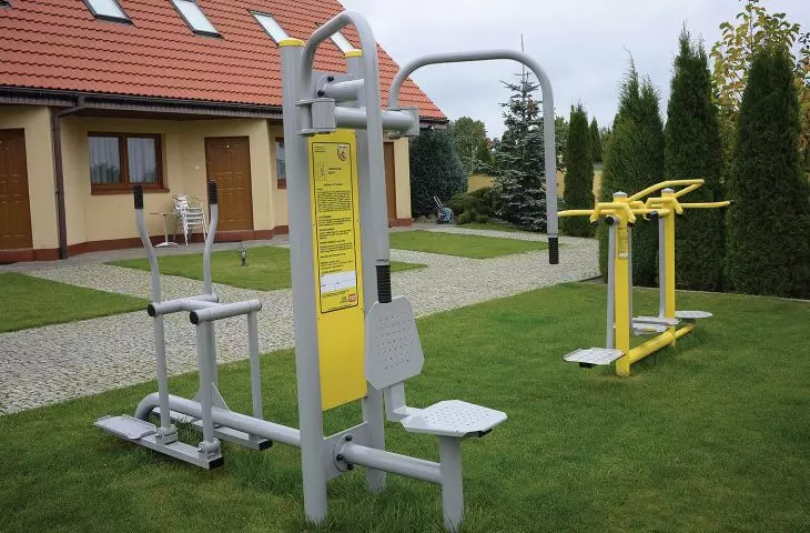 Outdoor gyms extremely solidly constructed and protected against corrosion  
