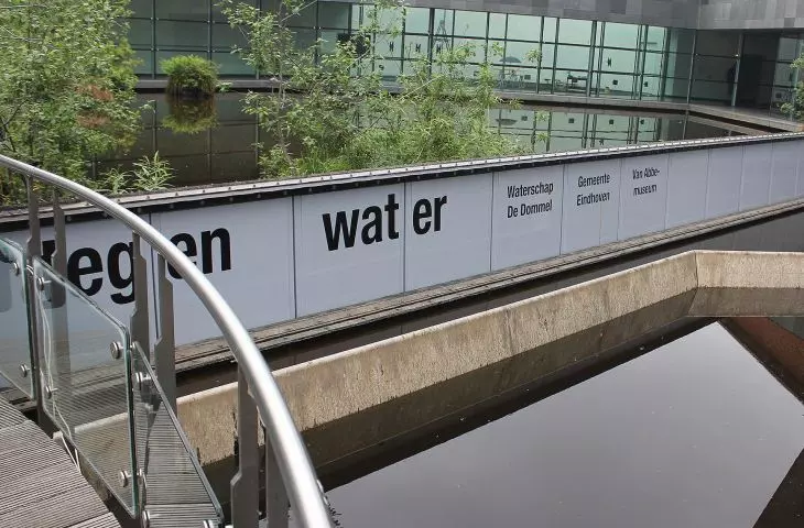 Zabezpieczenie przeciwzalewowe budynku muzeum  (Eindhoven, Holandia)