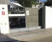 Zapora chroniąca przed zalaniem posesję prywatną  (Malaga, Hiszpania)
