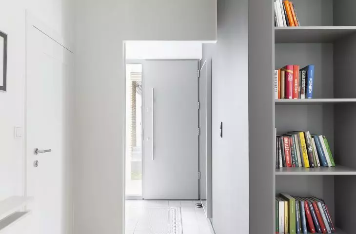 House with Dylas, corridor 