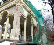 colonnade fragment
