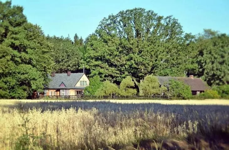 The forester's lodge in Soltys from afar