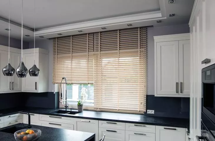 Wooden blind 50 mm 