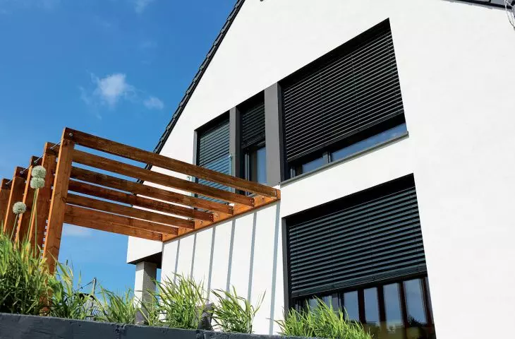 SOLIDBOX flush-mounted outdoor blind
