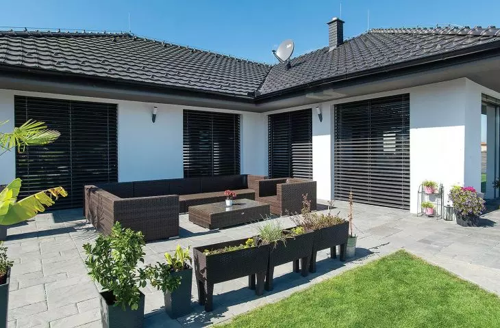 Complete range of interior and exterior shades of the best quality