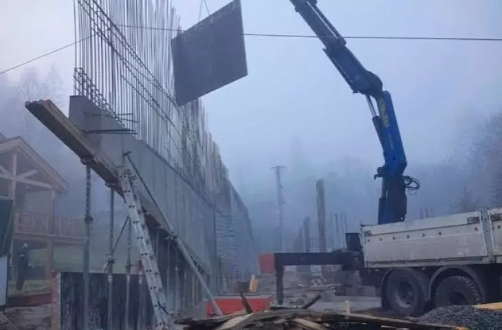 House 40 and 4, construction site