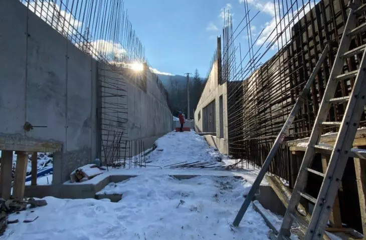 House 40 and 4 under construction
