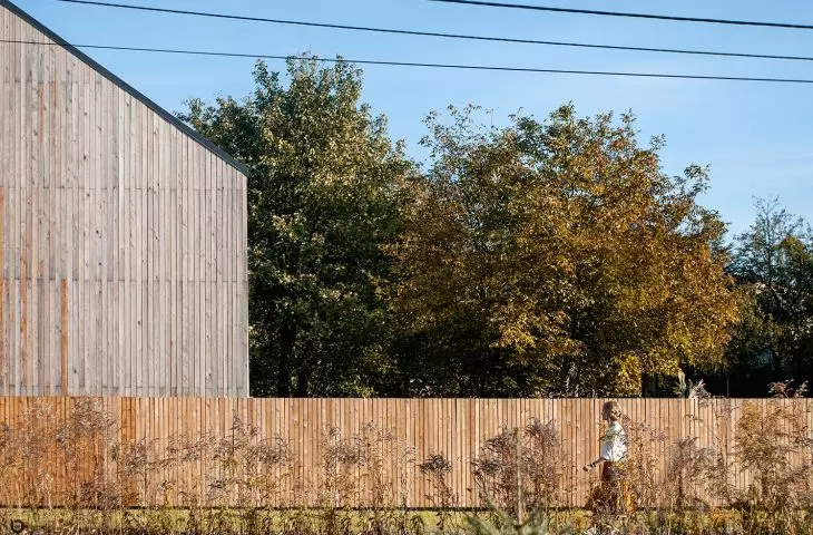 A house in Czeladz inscribed in its surroundings