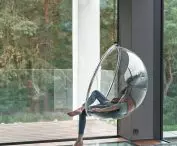 Room with a glass floor on the first floor