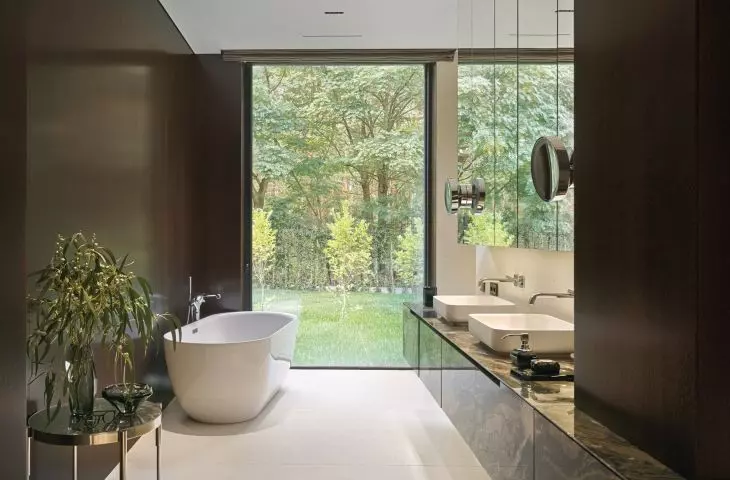 Bathroom on the first floor