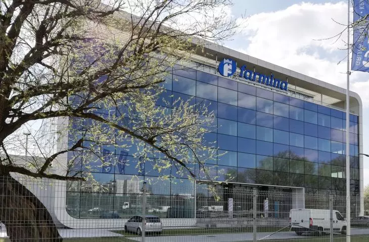 Farmina office building near streetcar loop