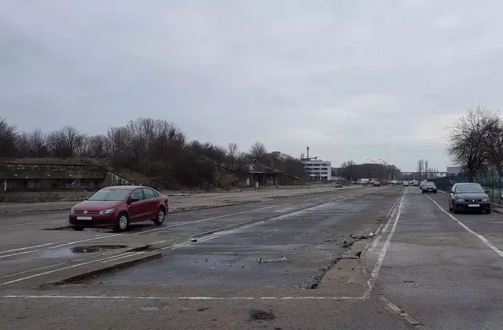 The area after the removed tent halls of the market 