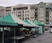 Wildecki Market - densely packed with stalls. 