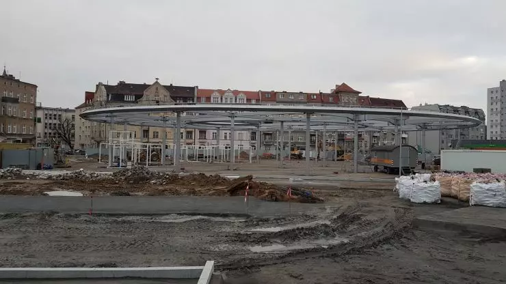 Rynek Lazarski Market during reconstruction - view from the west