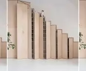 Schody skrywają biblioteczkę