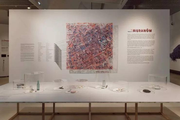 mapa Muranowa w postaci dwóch nałożonych na siebie planów dzielnicy – przedwojennego i współczesnego mapa Muranowa w postaci dwóch nałożonych na siebie planów dzielnicy – przedwojennego i współczesnego