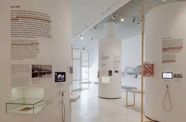 The exhibition can be viewed both in chronological order and in reverse order
