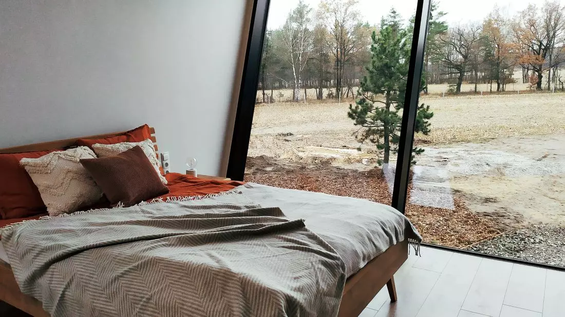 Wnętrze jednego z domów osady Cichosza, proj.: projektu jest Maciej Rempalski © Modern Studio Architektury