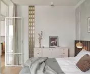 Bright interior with foxholes