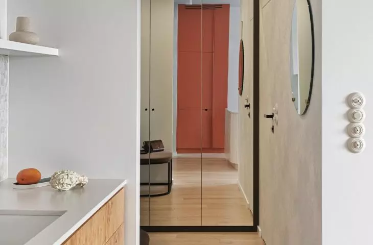 Corridor with large mirrors