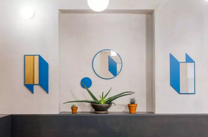 Mirrors resemble levitating forms