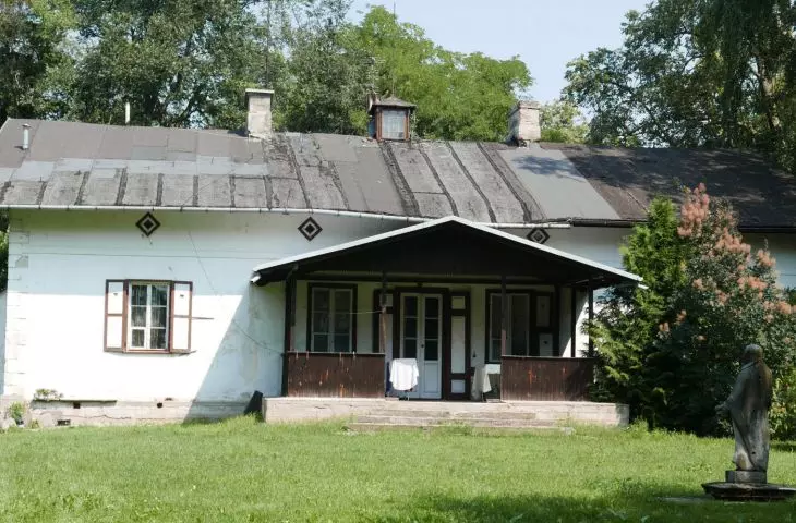 19th century mansion