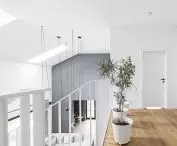 View of the second level of the interior POZ_19