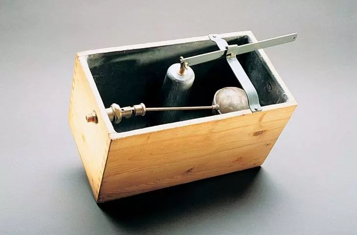 The first wooden-lead toilet cistern by Gebert brand