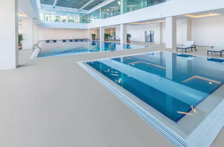 Polysafe Quattro, hotelowa strefa basenów 