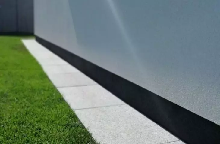 Granite paving slabs 