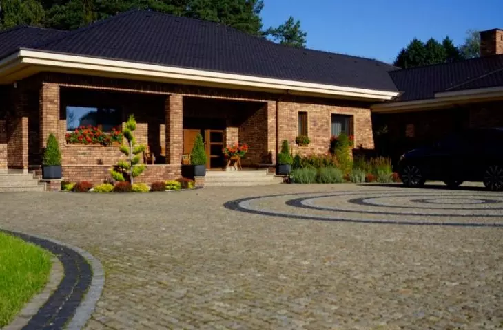 Granite pavers used on the driveway