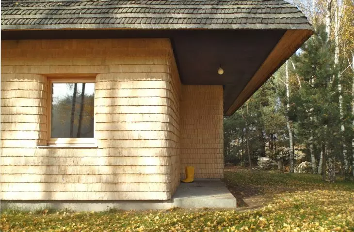 Mushroom house has spun rims