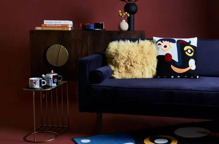 Strong colors and graphic accents