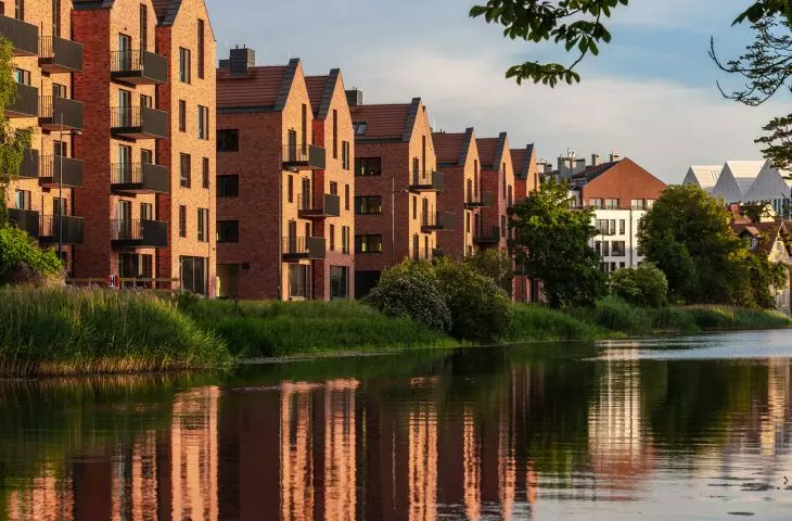 Riverview estate in Gdansk by APA Wojciechowski Architekci studio.