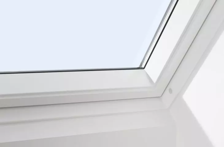 White modern frame