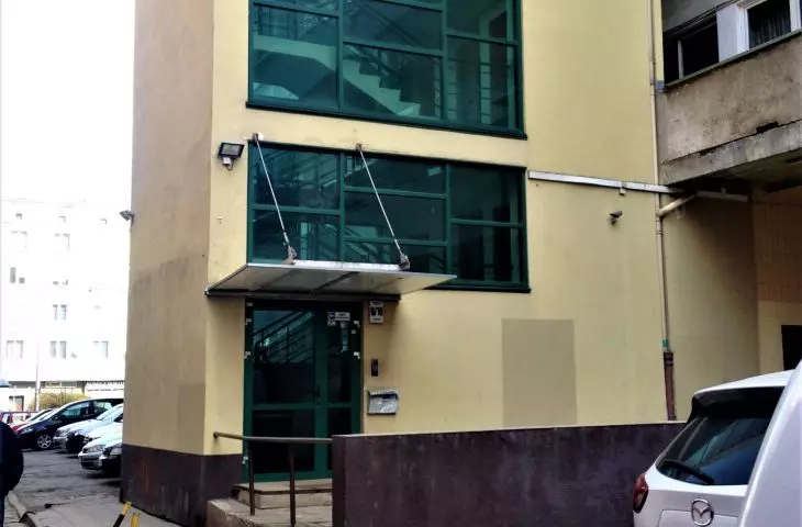unrenovated staircase