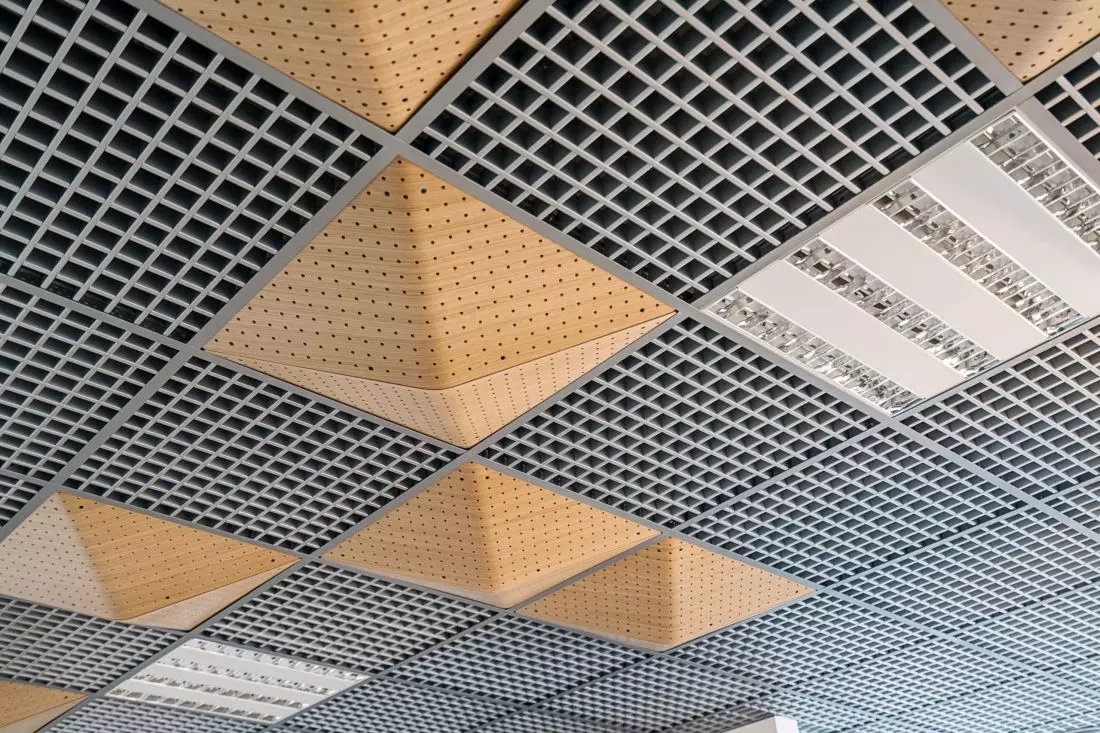 Perforowany panel
sufitowo-ścienny 3D TRIGO – kolekcja FORM © BESTER Studio 