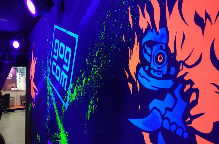 Luminescent and chromatic paints for walls, facades and surfaces