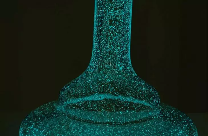 Luminescent and chromatic paints for walls, facades and surfaces