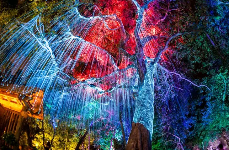 Luminescent and chromatic paints for walls, facades and surfaces