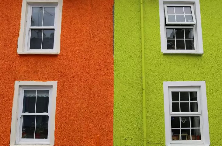 Luminescent and chromatic paints for walls, facades and surfaces