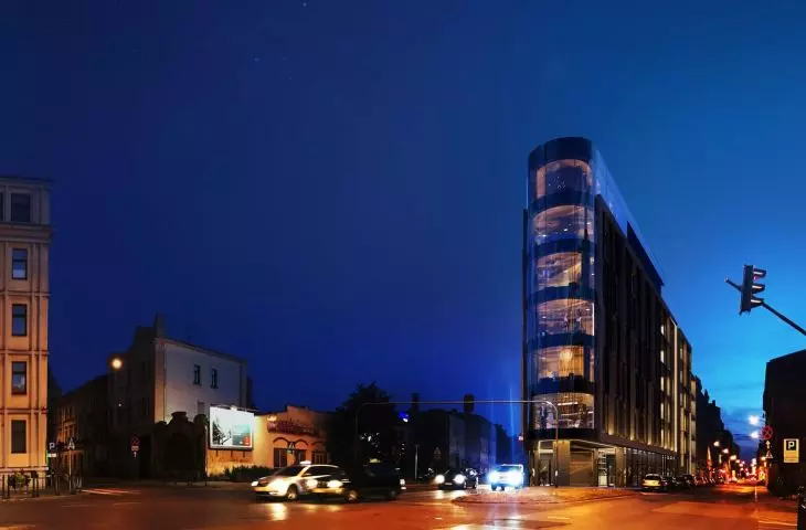 New Iron nocą